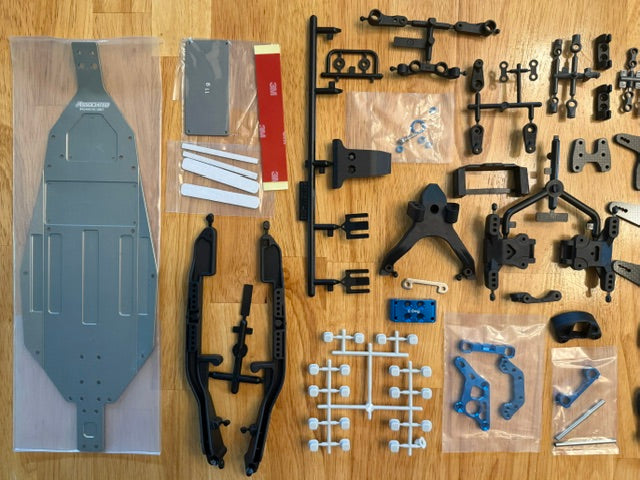 Team Associated ASC90046 B7.1 RC10B7.1 New Parts lot NO TRANSMISSION 1/10 2WD Buggy Kit Chassis Shock Towers Arms