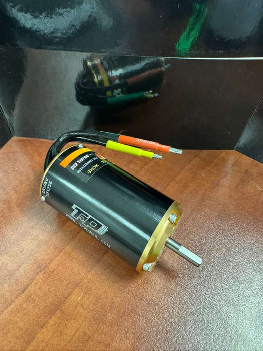 TP Power TP170 4040CM 5700kv Brushless Motor 5mm Shaft ( up to 4s )